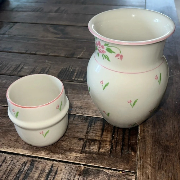 Vintage 1985 Teleflora Ceramic Bedside Nightstand Carafe W/Cup Tulips & Roses - Picture 3 of 8